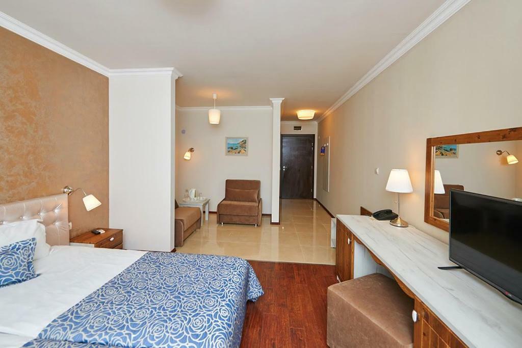 Penelopa Palace Apart Hotel & Spa Pomorie Extérieur photo