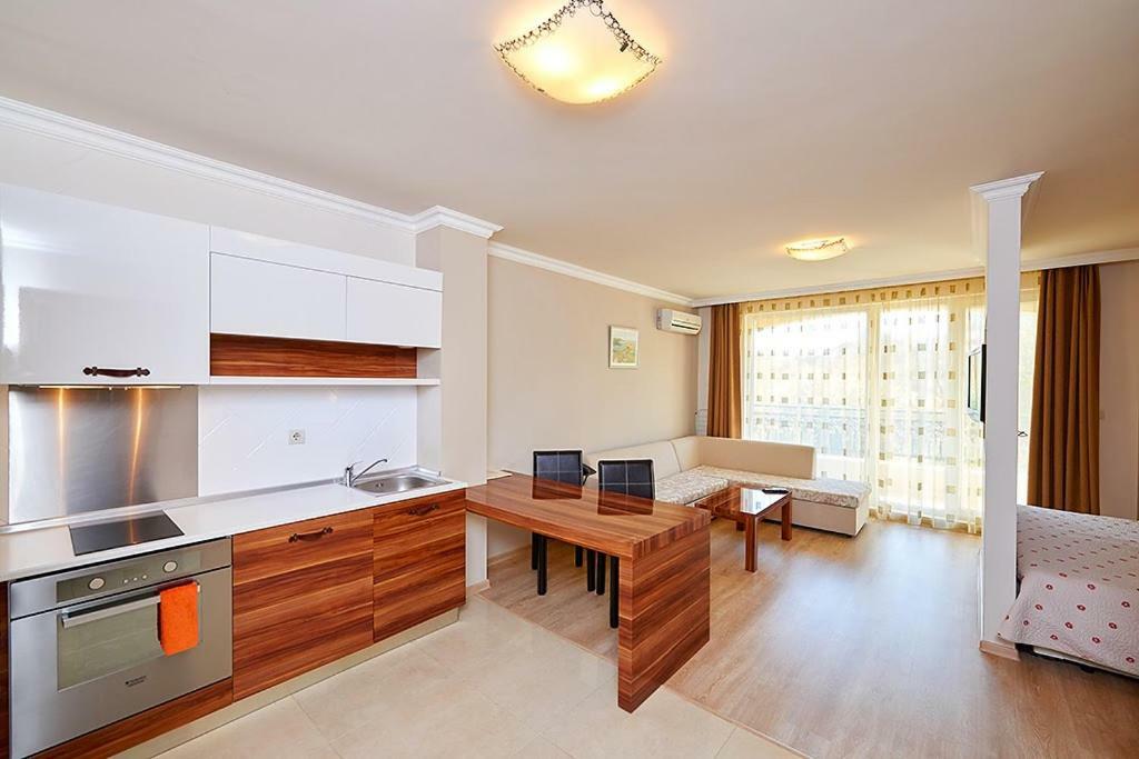 Penelopa Palace Apart Hotel & Spa Pomorie Extérieur photo