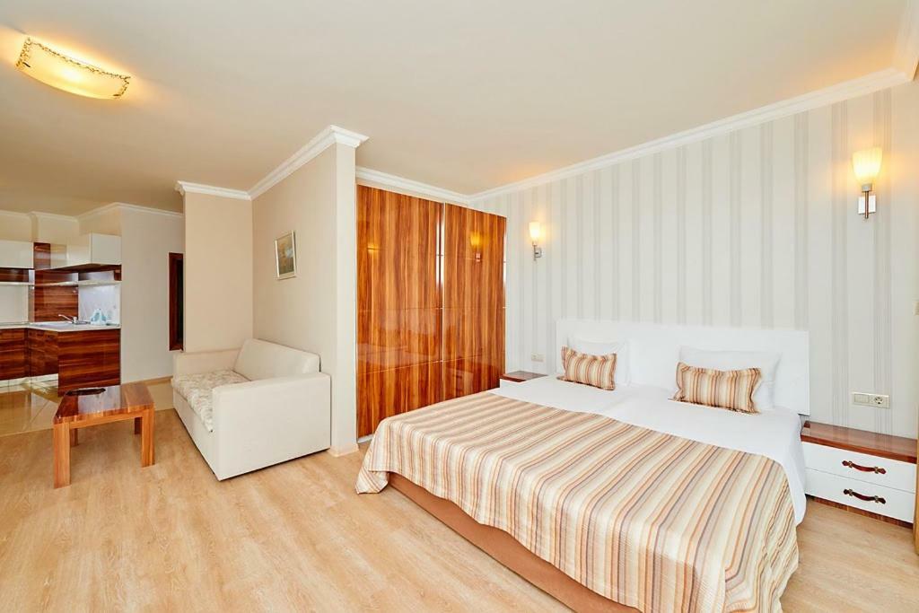 Penelopa Palace Apart Hotel & Spa Pomorie Extérieur photo